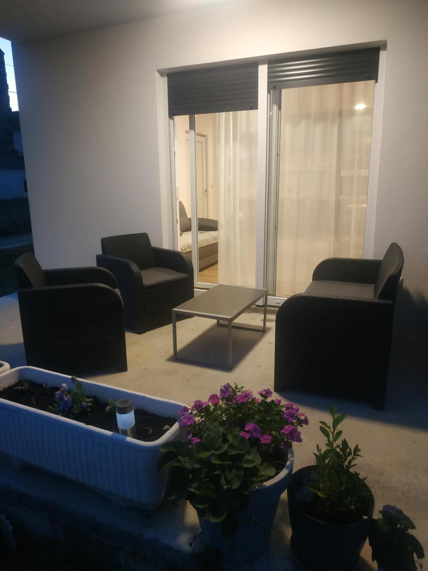 Tina Little Paradise Apartment *