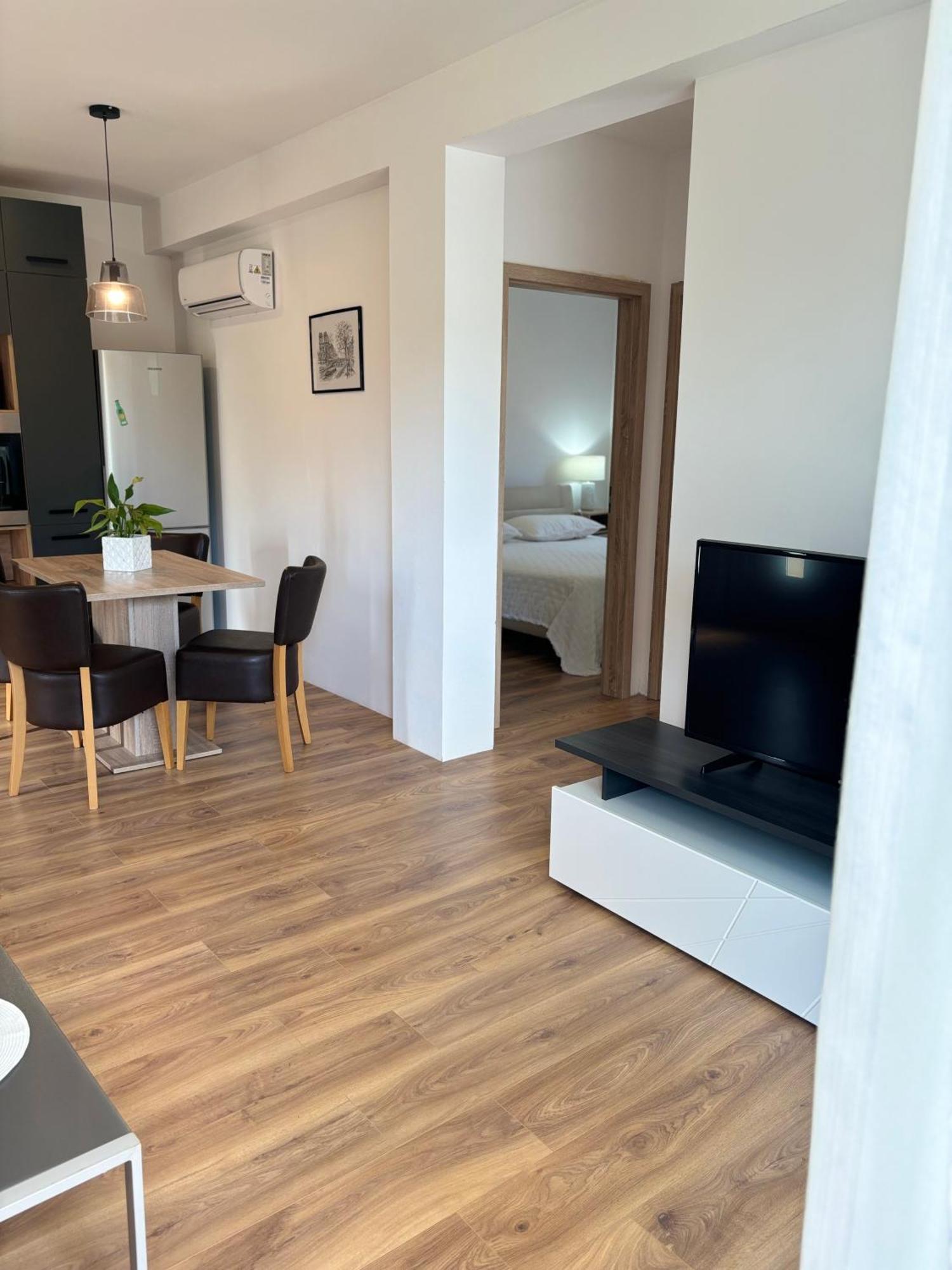 Tina Little Paradise Apartment